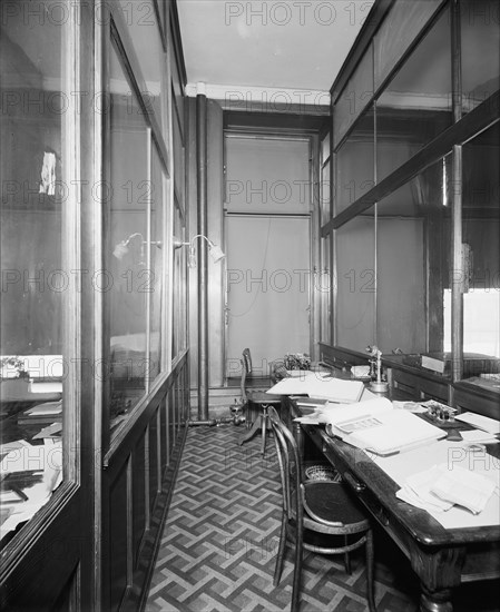 Stenographers' room, Mulford & Petry Co., (1904?). Creator: Unknown.