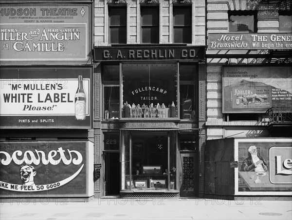 Detroit Photographic Company, 229 Fifth Avenue, N.Y., view of store, between 1900 and 1905. Creator: Unknown.