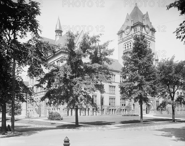 Central High School, Detroit, Mich., between 1910 and 1920. Creator: Unknown.