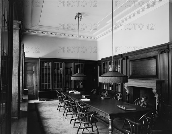 Library, Toledo Museum of Art, between 1910 and 1920. Creator: Unknown.