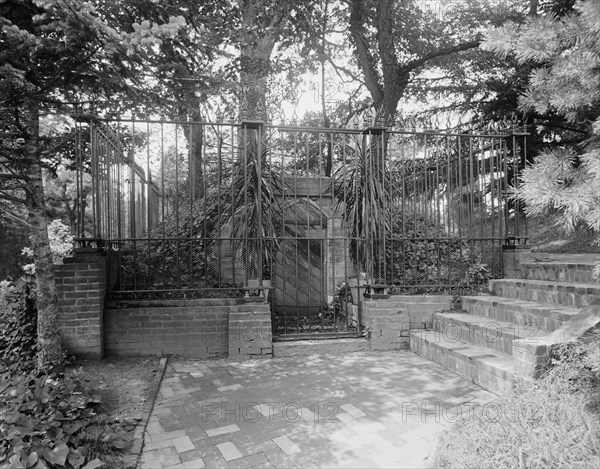 The Old tomb at Mt. Vernon, c.between 1910 and 1920. Creator: Unknown.