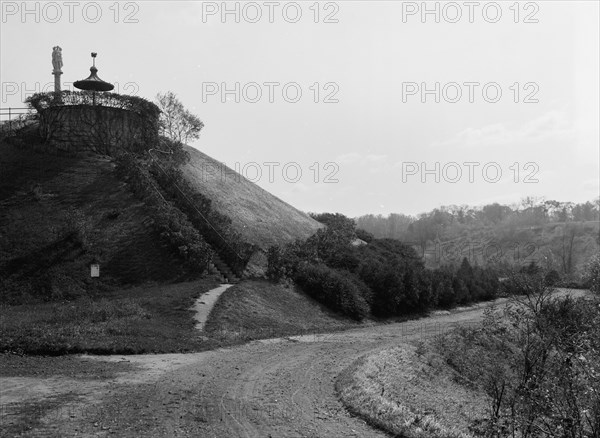 Entrance to aquatic gardens, Forest Park, Springfield, Mass., c.between 1910 and 1920. Creator: Unknown.