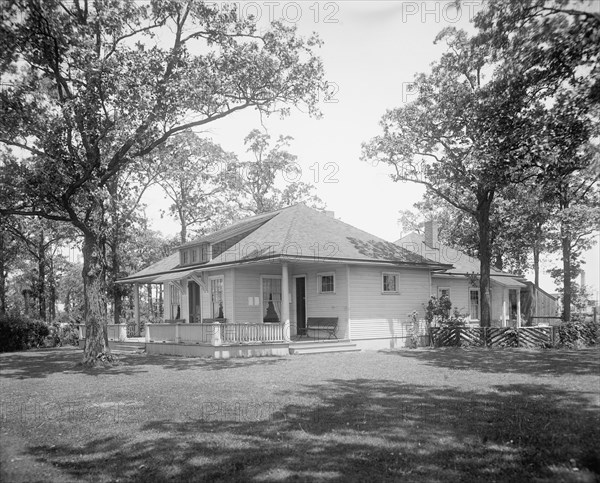 Country club, rear view, Walkerville, Ont., between 1905 and 1915. Creator: Unknown.