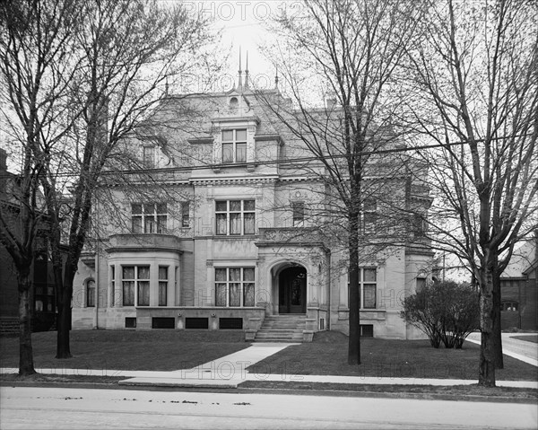 Home of Mrs. C.L. Stephens, 1123 Woodward Avenue, Detroit, Mich., between 1905 and 1915. Creator: Unknown.