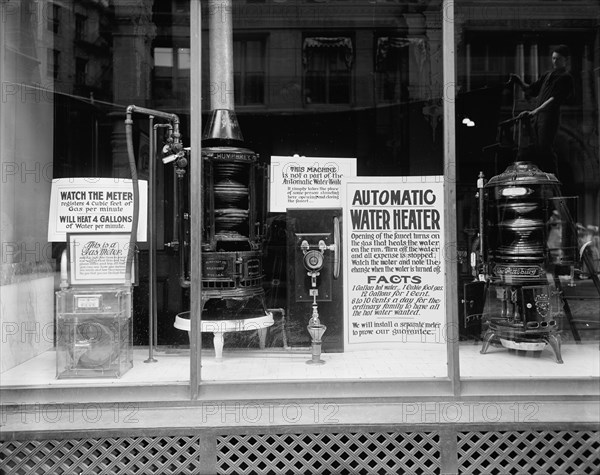 Detroit City Gas Company office, heater, Detroit, Mich., between 1905 and 1915. Creator: Unknown.