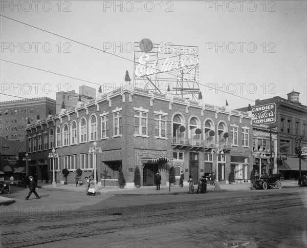 Edelweiss Cafe, Detroit, Mich., between 1905 and 1915. Creator: Unknown.