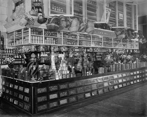 Edw. Neumann, Broadway Market, Detroit, Mich., between 1905 and 1915. Creator: Unknown.