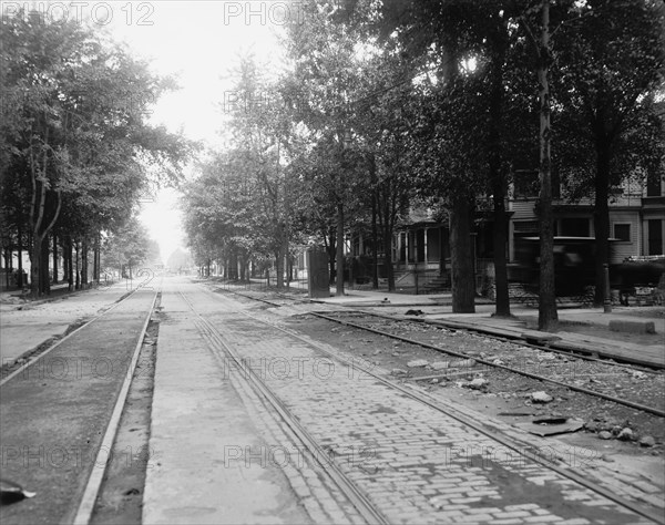 Construction work, grade separation from Buchanan Street, Detroit, Mich., between 1905 and 1915. Creator: Unknown.