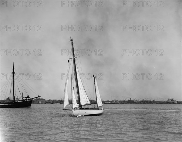 Yacht Vesta, between 1900 and 1905. Creator: Unknown.