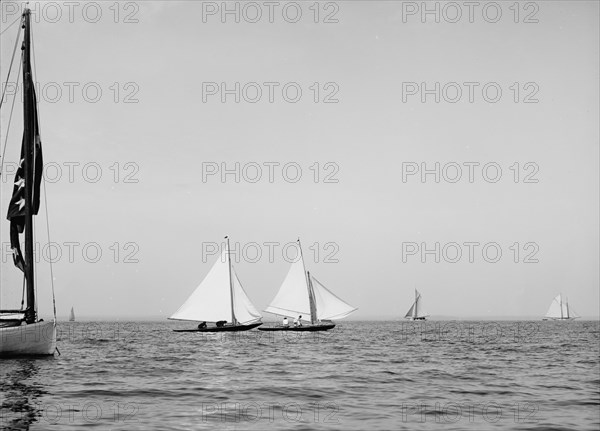 Ethelwynne [sic] & Spruce IV at start, 1895 Sept 24. Creator: John S Johnston.