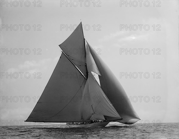 Vigilant, 1895 Aug 6, c1895. Creator: John S Johnston.