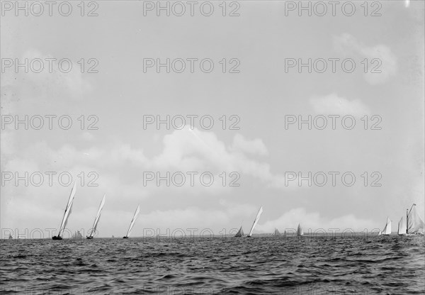 Start of 46 footers, Goelet Cup Race, 1891. Creator: John S Johnston.