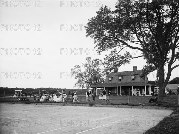 Golf club, Manhanset House, Shelter Island, N.Y., between 1900 and 1905. Creator: Unknown.