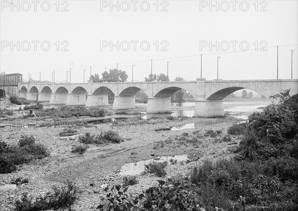 U. and M.V. [Utica & Mohawk Valley] railway bridge, Herkimer, N.Y., between 1900 and 1910. Creator: Unknown.