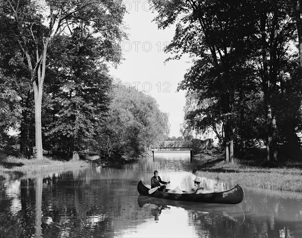 Vacation days, Belle Isle Park, exterior, Detroit, Mich., between 1900 and 1910. Creator: Unknown.