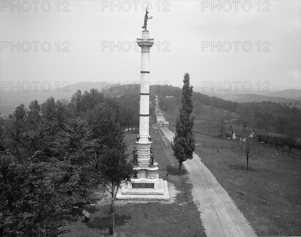 Illinois Monument, Missionary Ridge, Tenn., c1907. Creator: Unknown.