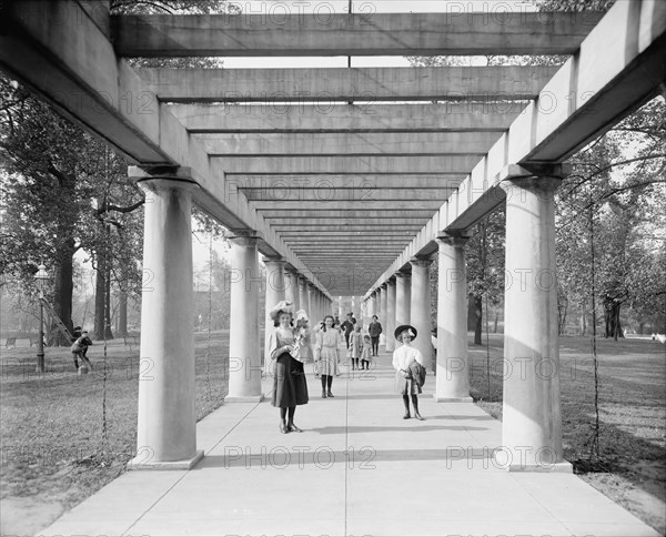 Colonnade, Central Park, Louisville, Ky., between 1900 and 1910. Creator: Unknown.