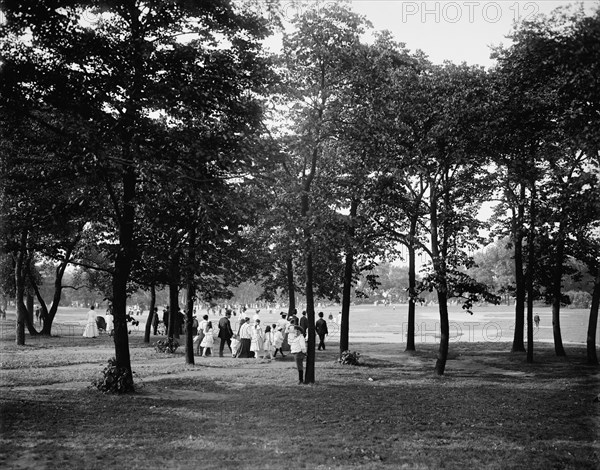 Going to band concert, Lincoln Park, Chicago, Ill., c1907. Creator: Unknown.