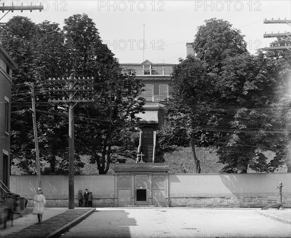 Old Schuler [i.e. Schuyler] Mansion, Albany, N.Y., between 1900 and 1910. Creator: Unknown.