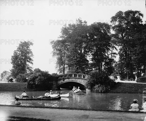 Stone bridge, Belle Isle [Park], Detroit, Mich., between 1900 and 1910. Creator: Unknown.