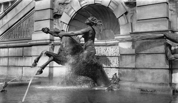Neptune's Fountain, Library of Congress, Washington, D.C., c.between 1910 and 1920. Creator: Unknown.