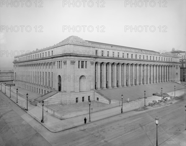 Post Office, New York City, between 1910 and 1920. Creator: Unknown.