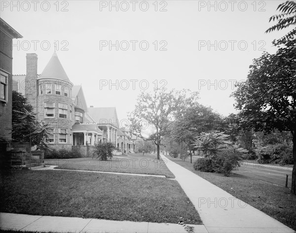 Western Boulevard, Detroit, Mich., between 1900 and 1920. Creator: Unknown.