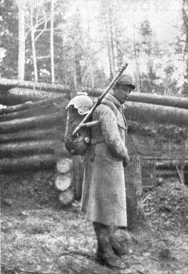 ''En Alsace; Une prise: appareil allemand servant a projeter du goudron enflamme', 1915. Creator: Unknown.