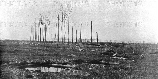 'La seconde bataille d'Ypres; Un champ laboure par les obus a l'entrée de Langemarck, 1915. Creator: Unknown.