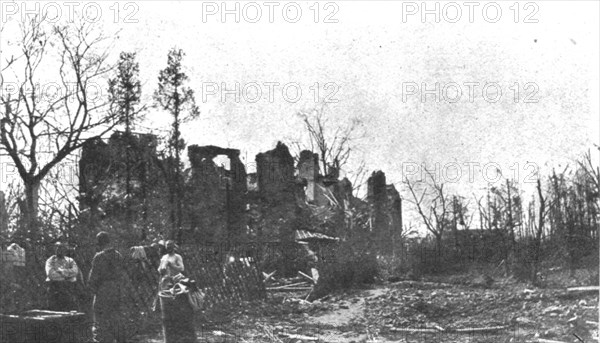 ''La seconde bataille d'Ypres; Le chateau de Langemarck', 1915. Creator: Unknown.