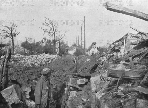 'Notre offensive d'Artois; les dernieres maisons d'Ablain', 1915 Creator: Unknown.