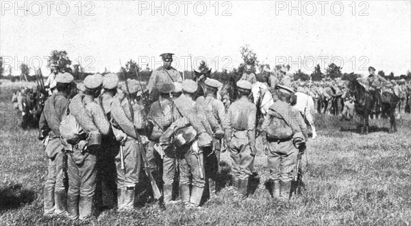 'Les Revers Russes; l'appel des survivants d'une compagnie decimee d'un regiment siberien', 1915. Creator: Unknown.