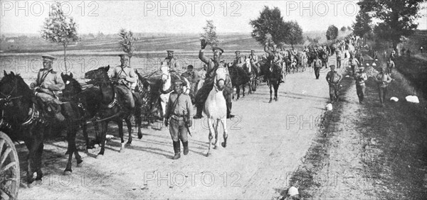 'Les Revers Russes; l'artillerie russe se retire en bon ordre sur Brest-Litowsk', 1915. Creator: Unknown.