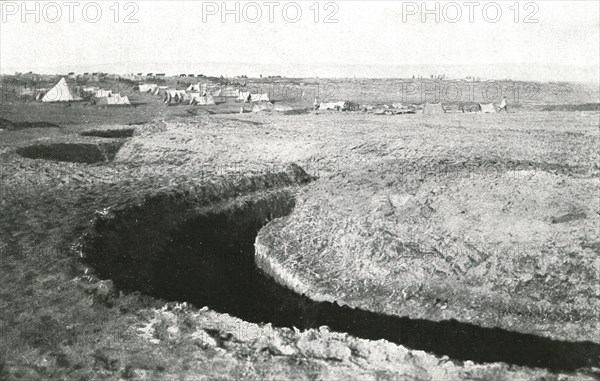 'A Salonique; Une des lignes de tranchees qui, des les premiers jours de janvier... 1916 (1924) Creator: Unknown.