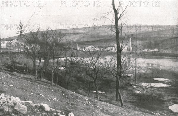 ''La Deuxieme Phase de la Bataille; L'etang et les ruines du village de Vaux', 1916 (1924) Creator: Unknown.