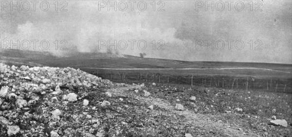 'Le Champ de Bataille; Un paysage au Nord de Verdun: au fond a gauche, la crete..., 1916 (1924) Creator: Unknown.