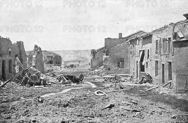 'Echec a l'ennemi; La rue principale de Fleury-devant-Douaumont, ou nous..., 1916 (1924) Creator: Unknown.