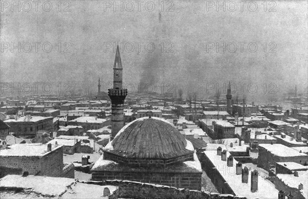 'Une rude campagne d'hiver; Une vue generale d'Erzeroum, enleve par les Russe..., 1916 (1924) Creator: Unknown.