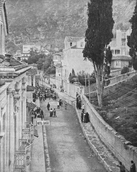 ''Dans les rues de Trebizonde; La chasse aux Armeniens avant l'entrée des Russes', 1916 (1924) Creator: Unknown.