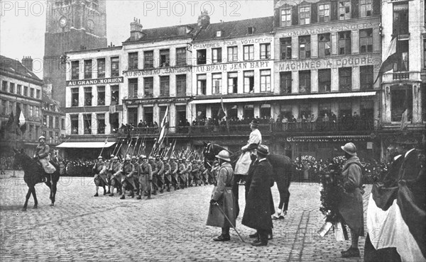 'Le Retour des Vainqueurs; A Dunkerque: revue du 110e d'infanterie, le 9 mars 1919..., 1919. Creator: Unknown.