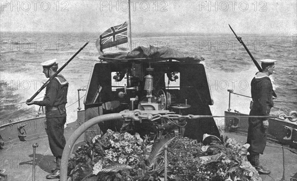'Les Cendres de Miss Cavell; Le cercueil fleuri de miss Cavell a bord du contre-torpilleur..., 1919. Creator: Unknown.