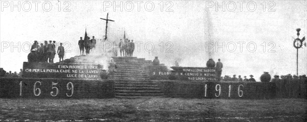 'Sur le front Italien: ceremonie a la memoire des grenadiers; autel commemoratif..., 1916. Creator: Unknown.