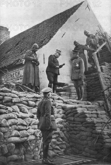 'Le roi Albert !er et le generalissime sur le front de l'armee Belge; accompagnes..., 1916. Creator: Unknown.