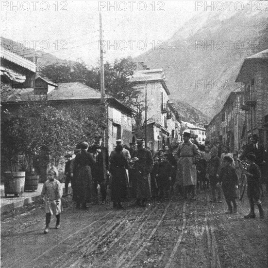 'L'entrevue des generaux Cadorna, Joffre et de Castelnau a Saint-Michel-de-Maurienne; le..., 1916. Creator: Unknown.
