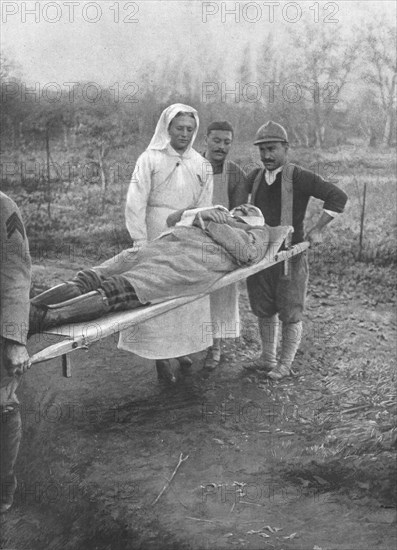 'Un general Tombe dans la bataille qui nous a redu Douaumont; le corps du general Ancelin..., 1916. Creator: Unknown.