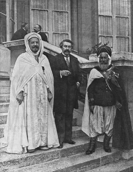 'La mission Musulmane; apres le dejeuner de la mission musulmane aux Affaires etrangeres..., 1916. Creator: Unknown.