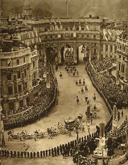 'Passing Through the Admiralty Arch', 1937. Creator: Photochrom Co Ltd of London.