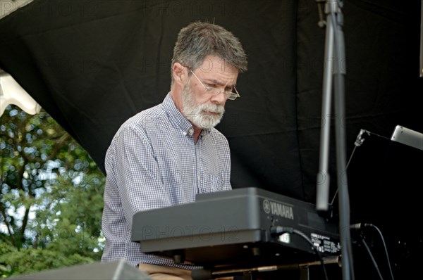 Andy Cleyndert, Alan Barnes Trio, Battle Jazz Weekend, Battle, East Sussex, 24 July 2022. Creator: Brian O'Connor.