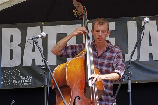 Tom Moore, Remi Harris and Tom Moore Duo, Battle Jazz Weekend, Battle, East Sussex, 24 July 2022. Creator: Brian O'Connor.