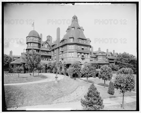 Battery Park Hotel, Asheville, N.C., c1902. Creator: William H. Jackson.